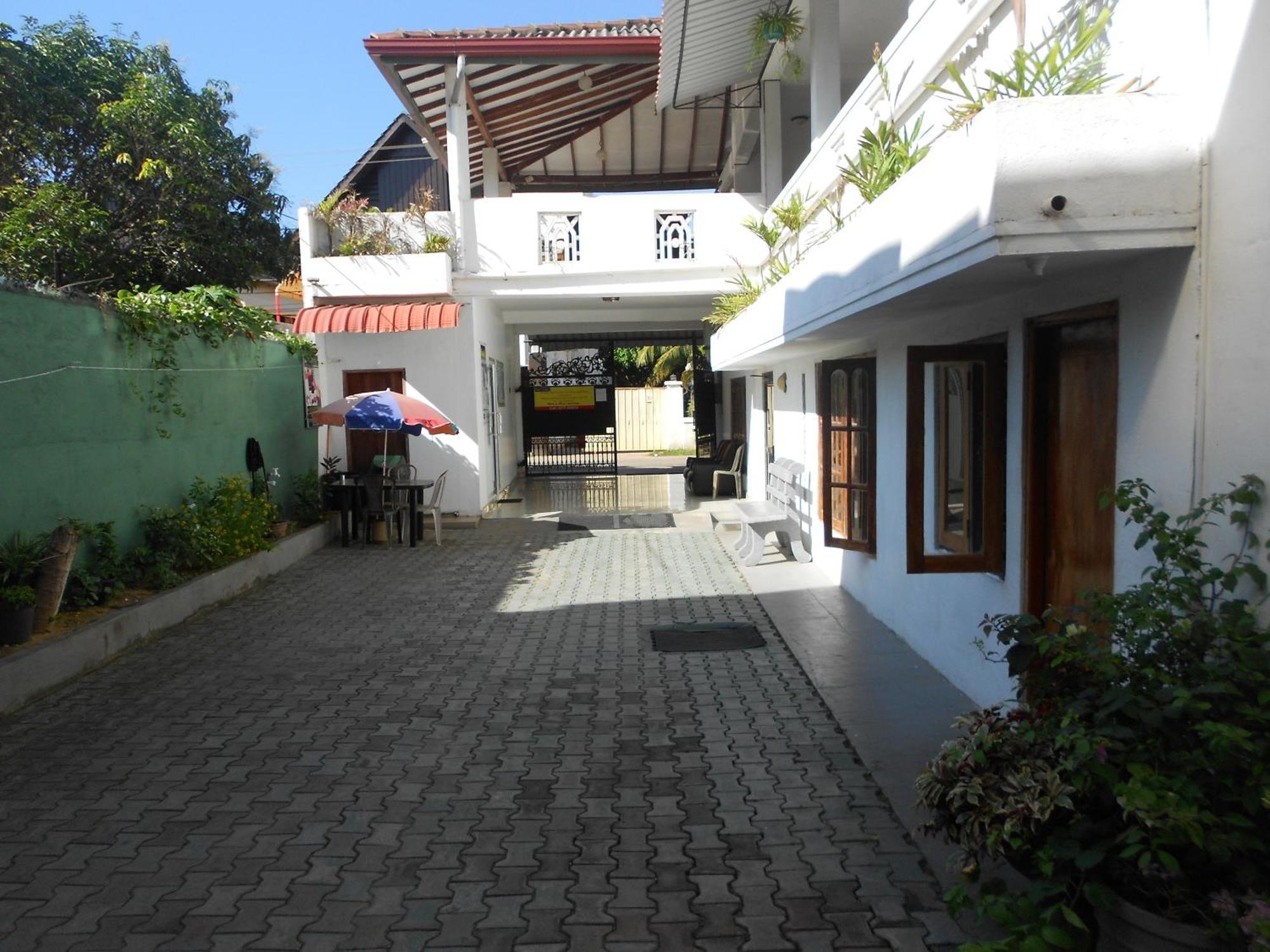 Shanith Guesthouse เนกอมโบ ภายนอก รูปภาพ