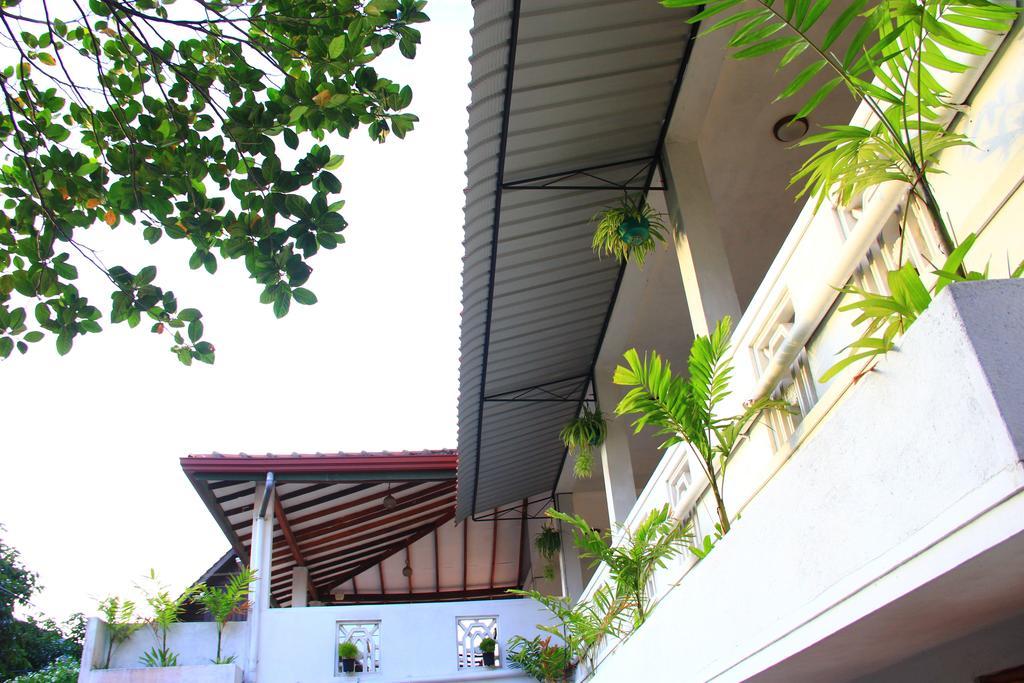 Shanith Guesthouse เนกอมโบ ภายนอก รูปภาพ