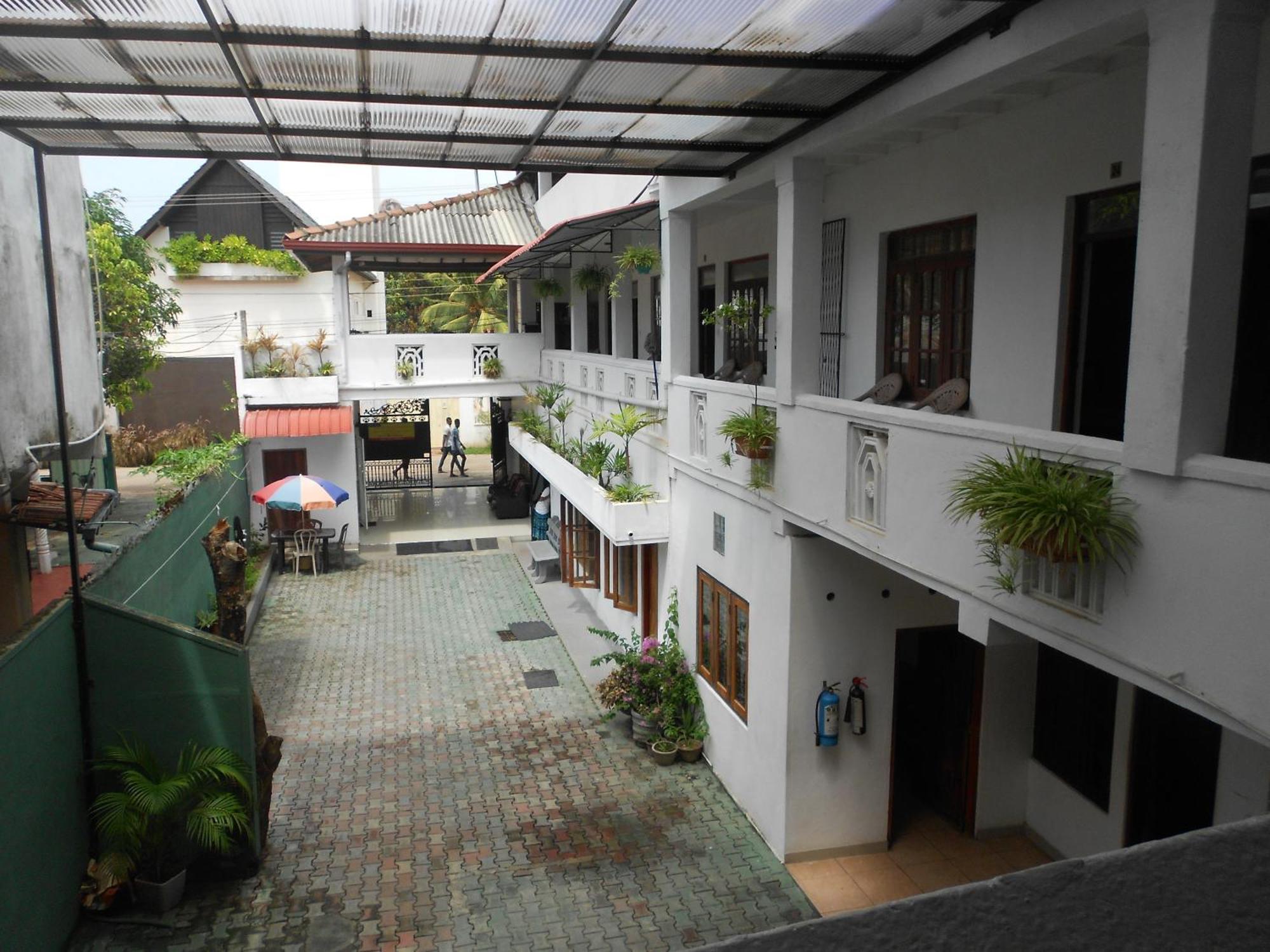 Shanith Guesthouse เนกอมโบ ภายนอก รูปภาพ