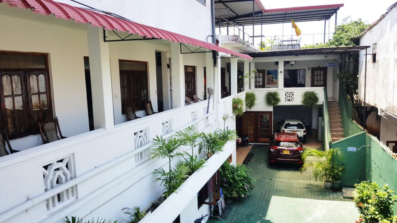 Shanith Guesthouse เนกอมโบ ภายนอก รูปภาพ
