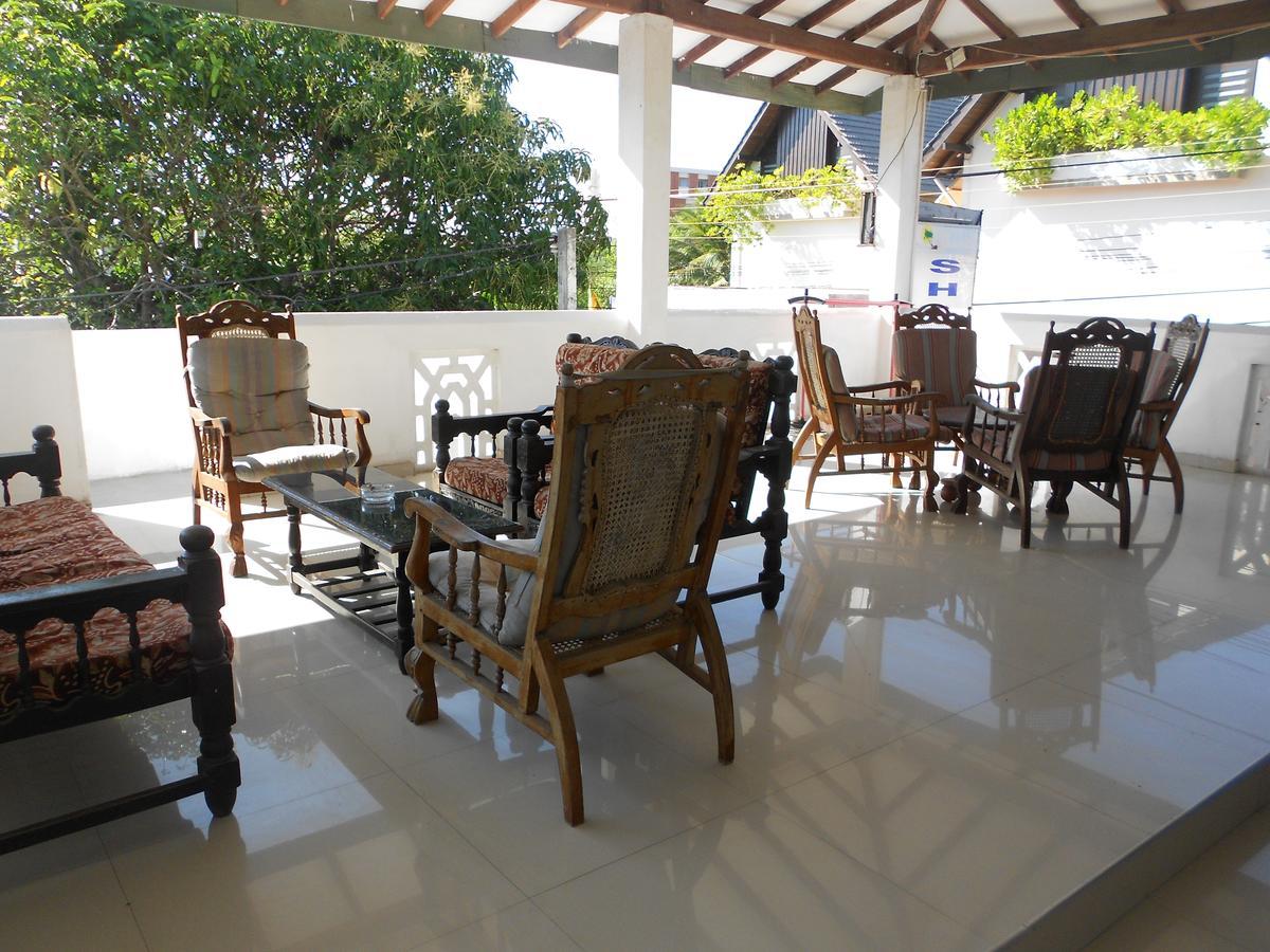 Shanith Guesthouse เนกอมโบ ภายนอก รูปภาพ